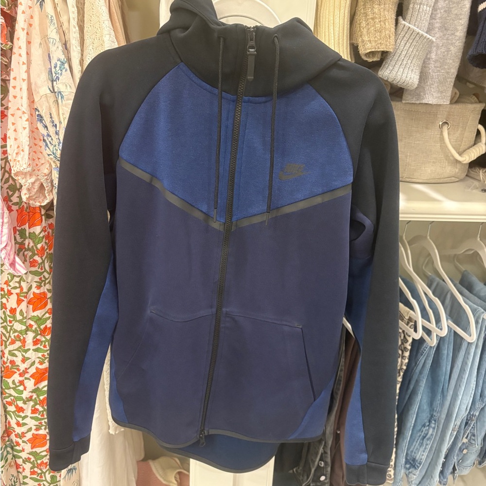 Nike Men's Performance Jacket in Navy and Black